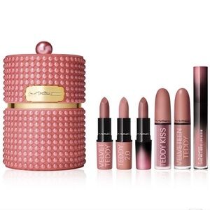 Mac cosmetics teddy vault